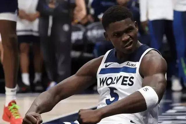 布伦森29分哈利伯顿34+9 尼克斯力克步行者2-0